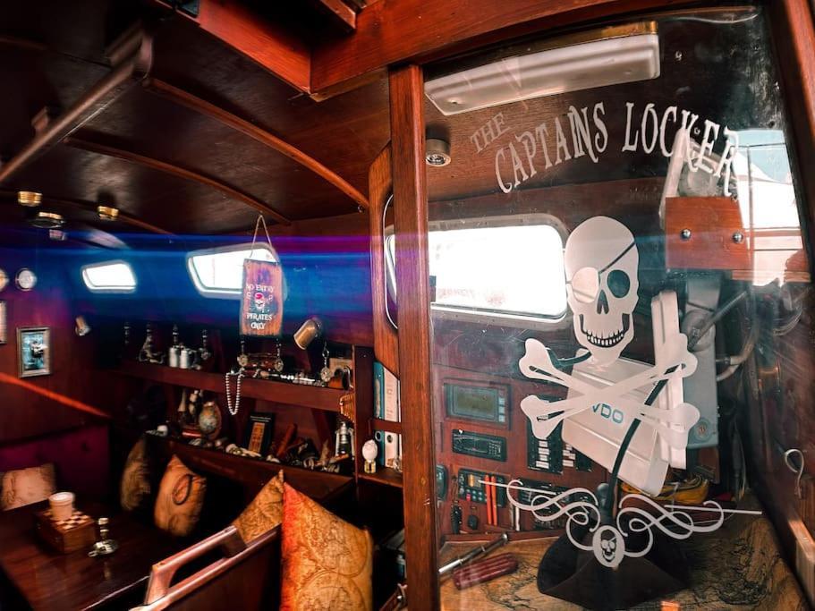 The Captains Locker - 30Ft Yacht Σαν Μιγκέλ ντε Αμπόνα Εξωτερικό φωτογραφία